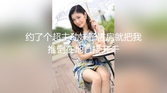   单亲妈妈和儿子乱伦啪啪，全程露脸讲述混乱人生，给骚儿子交乳交无套抽插要内射完