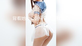  眼镜小美女露脸群P好几哥大哥，身材不错让三个大哥对着小嘴奶子和逼逼撸鸡巴