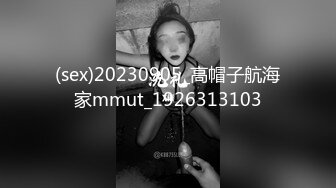 大奶新人极品妞的诱惑，全程露脸黑丝情趣道具蹂躏逼逼抽插呻吟，跟狼友互动撩骚，掰开骚逼看特写精彩又刺激