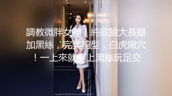 【新片速遞】小白-有点像混血嗲嗲萌妹，全身粉嫩尖尖奶头美乳，小逼无毛非常粉，跪着翘起美臀，振动棒磨蹭出水 ，边插边震双管齐下