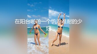 性感淘气女孩梅丽莎·摩尔和莱利·里德给他们的书呆子继父做了一次肮脏的化妆