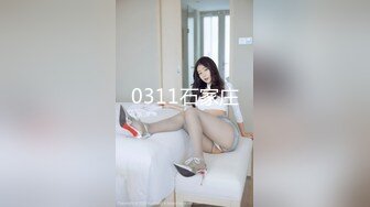 -丰乳肥臀无毛美眉浴室互相嬉戏 看谁尿的多 尿的远