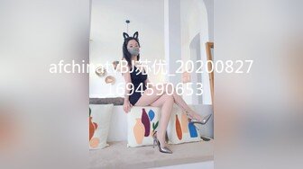 【OnlyFans】逃亡JJ爱KK，狂干群P，大型淫乱场面，两人真实夫妻，女的身材超级棒，群p的场面太过震撼 56