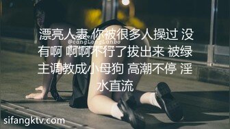 Candice 优雅而曲线美，知道如何给相机想要的东西。她的金色头发和棕色眼睛可能会让你想起隔壁的那