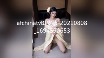 STP27023 办公桌上操逼【十柒学姐】黑丝美腿按着头深喉  坐在办公桌上  扛起双腿深插  操完电动舌头伺候